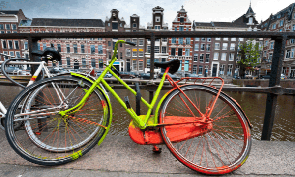 painting bicycle