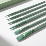 Fine line brushes